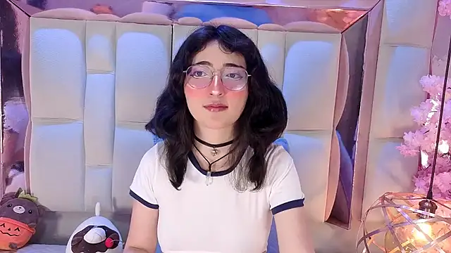 Snapshot of SaraMartini1 chatting on 01-06-26, 06:06 SaraMartini1 online show from 01-06-26, 06:06