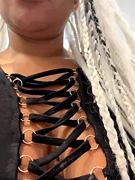 HaileyDiana online show from 10-05-25, 08:23