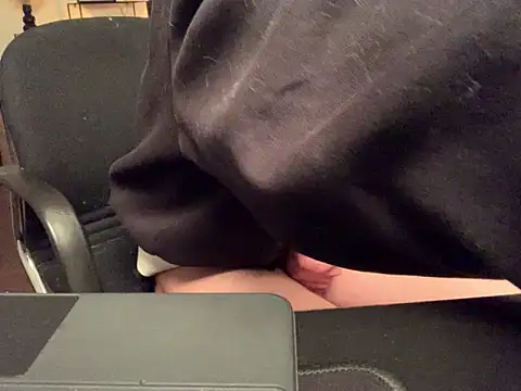 KendrickJiz online show from 04-26-26, 07:22