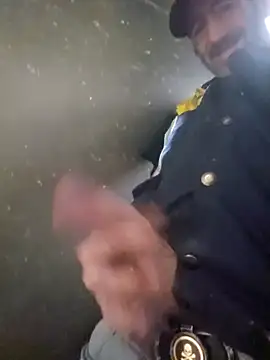 Snapshot of Joysdic41 chatting on 02-21-25, 07:32 Joysdic41 online show from 02-21-25, 07:32