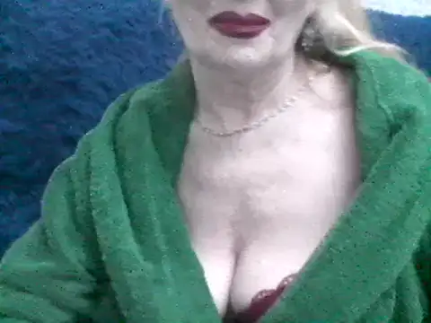 Snapshot of CarlyTreat chatting on 02-18-25, 09:09 CarlyTreat online show from 02-18-25, 09:09