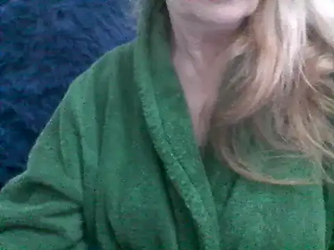 Snapshot of CarlyTreat chatting on 02-27-25, 05:58 CarlyTreat online show from 02-27-25, 05:58