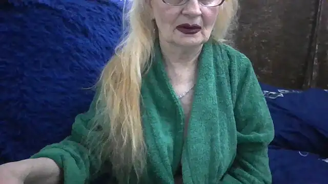 Snapshot of CarlyTreat chatting on 11-28-25, 03:14 CarlyTreat online show from 11-28-25, 03:14