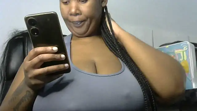 Snapshot of NippleMilkXx chatting on 05-06-26, 09:47 NippleMilkXx online show from 05-06-26, 09:47
