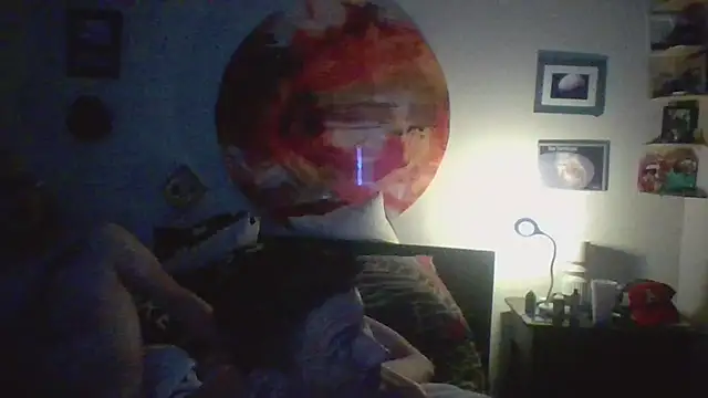 Snapshot of trash4cash chatting on 12-17-24, 04:23 trash4cash online show from 12-17-24, 04:23
