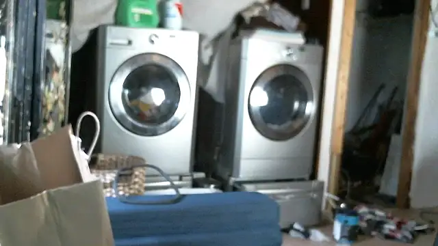 Snapshot of trash4cash chatting on 10-06-25, 04:04 trash4cash online show from 10-06-25, 04:04