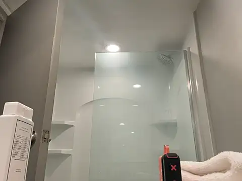 Snapshot of trash4cash chatting on 12-21-25, 04:52 trash4cash online show from 12-21-25, 04:52