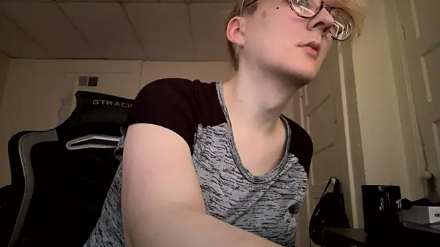 YandereDemon online show from 04-08-26, 08:42