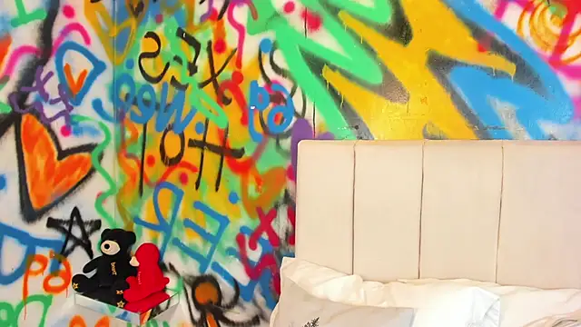 Liana Bernocchi online show from 02-23-26, 08:50