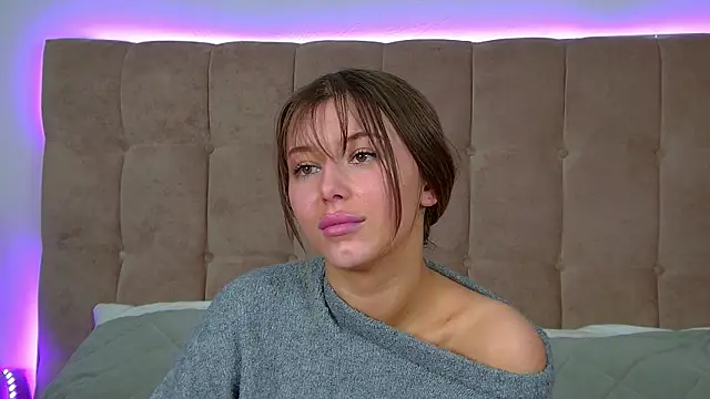 LiliaBianka online show from 11-17-25, 06:30