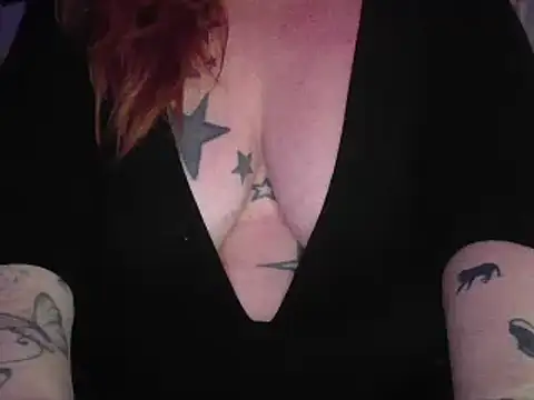 Snapshot of LynnLa chatting on 02-24-25, 05:20 LynnLa online show from 02-24-25, 05:20