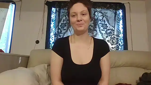 Snapshot of emerieskye20 chatting on 01-13-25, 09:31 emerieskye20 online show from 01-13-25, 09:31