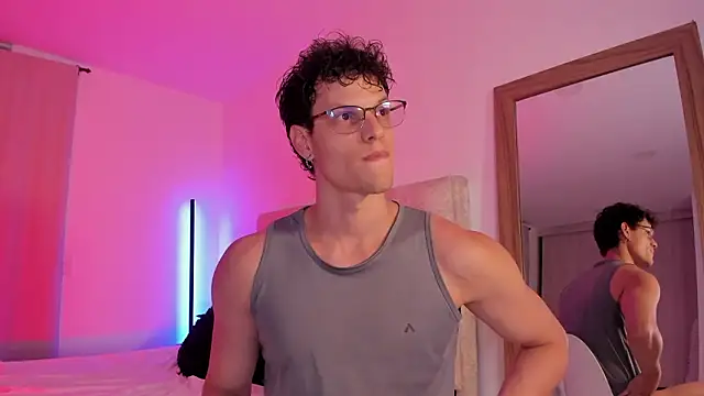 Snapshot of troy_palmer chatting on 03-25-26, 01:11 troy palmer online show from 03-25-26, 01:11