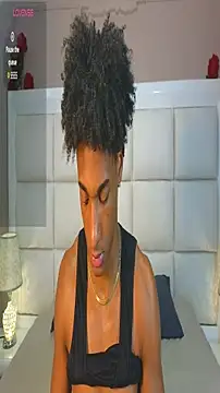 Snapshot of Malkongarcia chatting on 12-20-25, 07:54 Malkongarcia online show from 12-20-25, 07:54