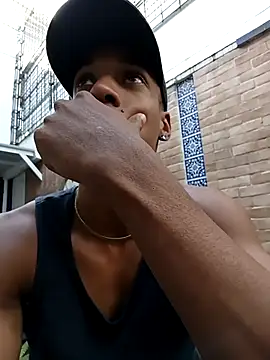 Snapshot of Malkongarcia chatting on 01-14-26, 08:36 Malkongarcia online show from 01-14-26, 08:36