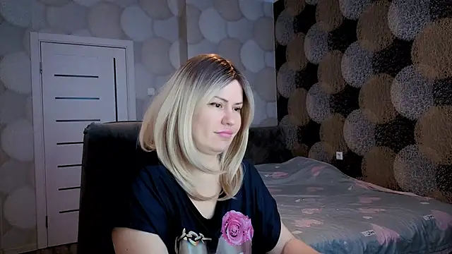 Snapshot of natusik chatting on 12-12-24, 04:59 natusik online show from 12-12-24, 04:59