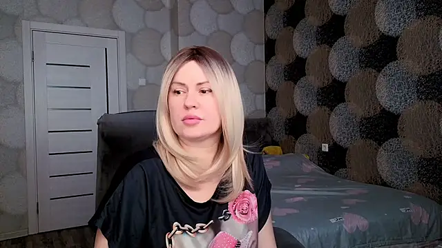 Snapshot of natusik chatting on 12-14-24, 06:46 natusik online show from 12-14-24, 06:46