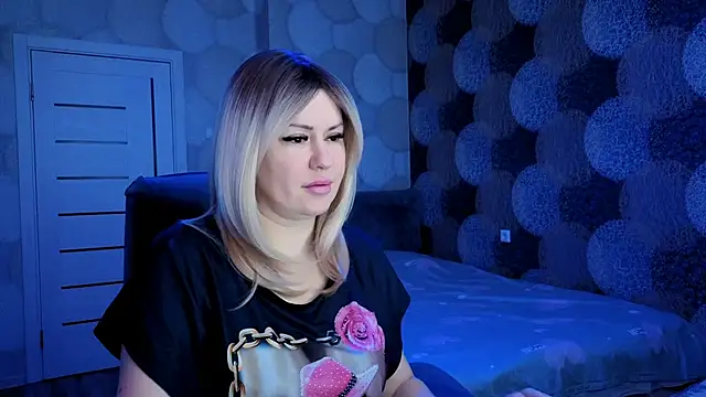 Snapshot of natusik chatting on 12-18-24, 02:32 natusik online show from 12-18-24, 02:32