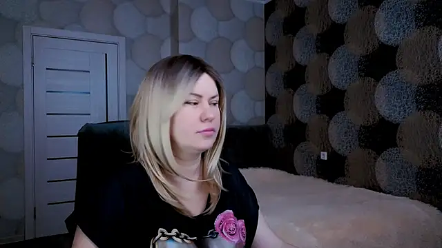 Snapshot of natusik chatting on 02-18-25, 01:10 natusik online show from 02-18-25, 01:10