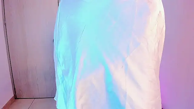 sofiaa grey  online show from 03-20-26, 03:39