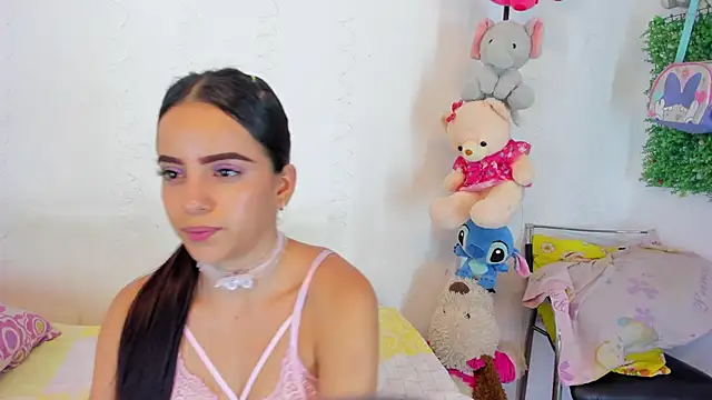 Snapshot of emilyclay_1 chatting on 10-29-25, 09:05 emilyclay 1 online show from 10-29-25, 09:05