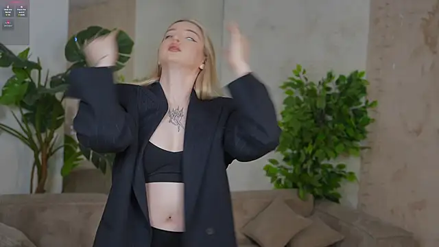 Cassy-Celestial  online show from 02-06-25, 03:59