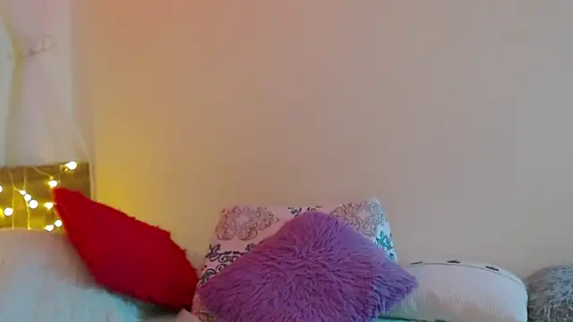 Snapshot of Juliietha_servas chatting on 03-04-25, 01:23 Juliietha servas online show from 03-04-25, 01:23