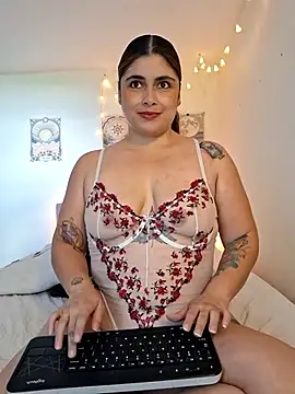 Snapshot of Juliietha_servas chatting on 10-05-25, 08:29 Juliietha servas online show from 10-05-25, 08:29
