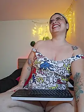 Juliietha servas online show from 01-14-26, 01:44