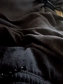 Beyraul123 online show from 12-17-25, 04:24