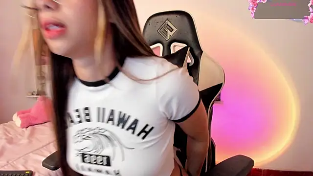 little jade online show from 10-22-25, 01:39