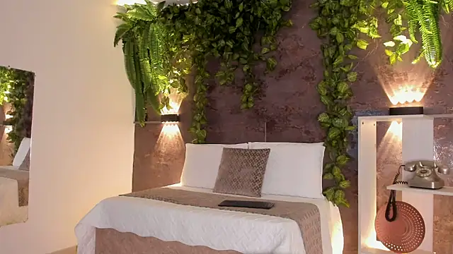 emily hunter12 online show from 04-22-26, 12:39