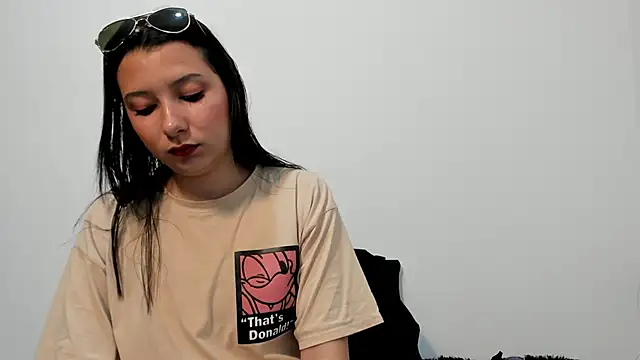 Snapshot of cami-01 chatting on 10-13-25, 08:31 cami-01 online show from 10-13-25, 08:31