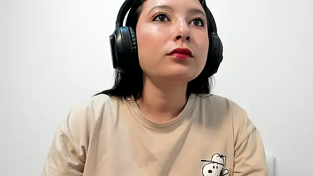 Snapshot of cami-01 chatting on 10-20-25, 09:26 cami-01 online show from 10-20-25, 09:26