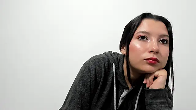 Snapshot of cami-01 chatting on 11-07-25, 08:53 cami-01 online show from 11-07-25, 08:53