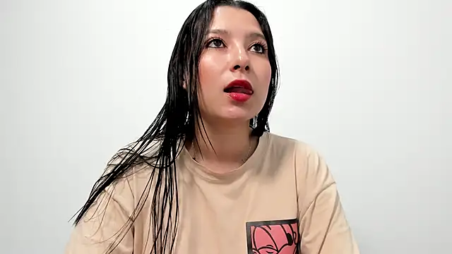 Snapshot of cami-01 chatting on 11-19-25, 08:53 cami-01 online show from 11-19-25, 08:53