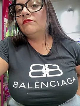 Snapshot of Sol_biglips chatting on 12-15-24, 09:09 Sol biglips online show from 12-15-24, 09:09