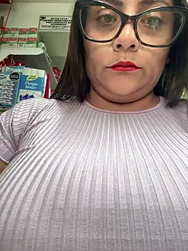 Snapshot of Sol_biglips chatting on 01-07-25, 08:10 Sol biglips online show from 01-07-25, 08:10