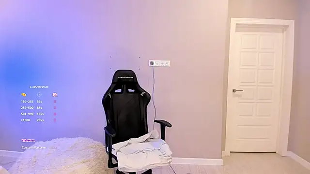 Snapshot of aya_shy chatting on 03-10-25, 05:07 aya shy online show from 03-10-25, 05:07