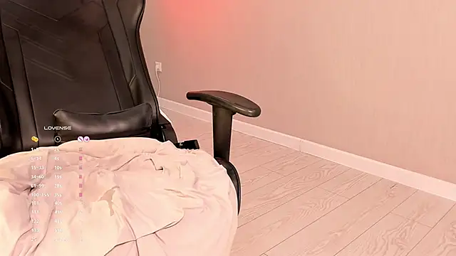 Snapshot of aya_shy chatting on 03-18-25, 01:20 aya shy online show from 03-18-25, 01:20