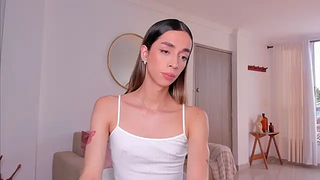 Snapshot of Emmavr chatting on 02-13-25, 08:45 Emmavr online show from 02-13-25, 08:45