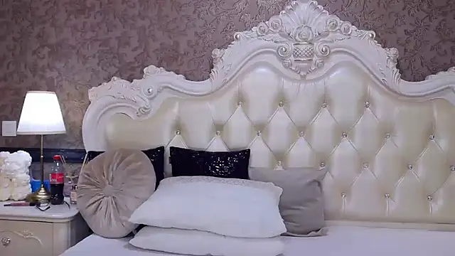 Snapshot of OliveWilson chatting on 03-19-25, 10:22 OliveWilson online show from 03-19-25, 10:22