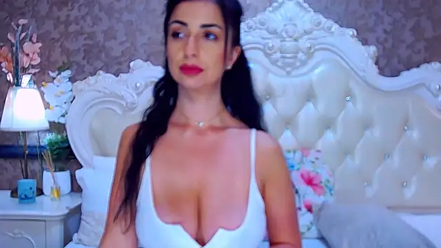 Snapshot of OliveWilson chatting on 12-16-25, 07:46 OliveWilson online show from 12-16-25, 07:46