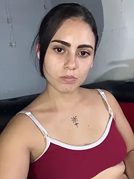 Snapshot of Azuna25 chatting on 05-02-26, 08:25 Azuna25 online show from 05-02-26, 08:25