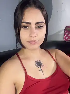Snapshot of Azuna25 chatting on 05-21-26, 10:17 Azuna25 online show from 05-21-26, 10:17