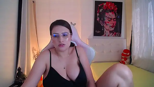 Snapshot of esmeraldaa230 chatting on 01-14-25, 07:53 esmeraldaa230 online show from 01-14-25, 07:53