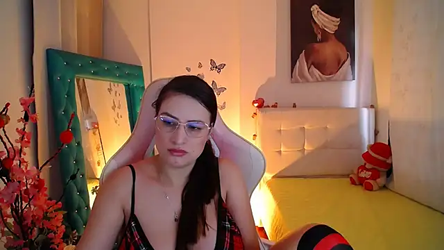 Snapshot of esmeraldaa230 chatting on 03-10-25, 07:50 esmeraldaa230 online show from 03-10-25, 07:50