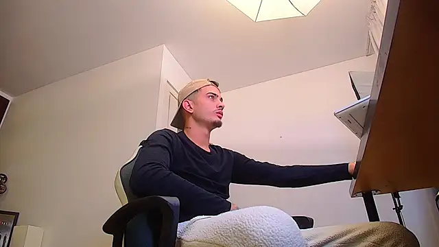 BrandonTate online show from 10-01-25, 04:07