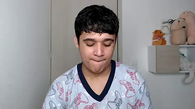 kaiine190 online show from 10-20-25, 06:47