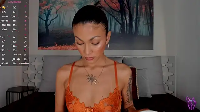 LunaRuso online show from 02-05-25, 08:04